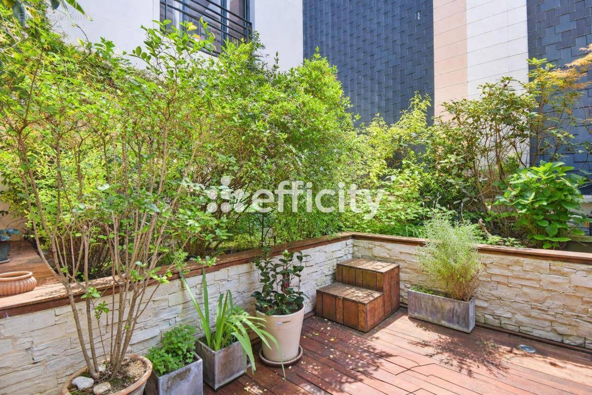 Maison à LA GARENNE-COLOMBES