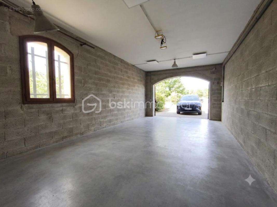 Idéal Artisan  : Maison Type 4 170 m²  en zone artisanale sur 2600 m² - photo 4