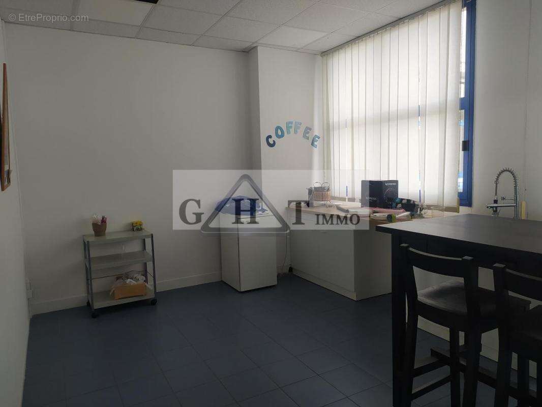 Commerce à CROISSY-BEAUBOURG