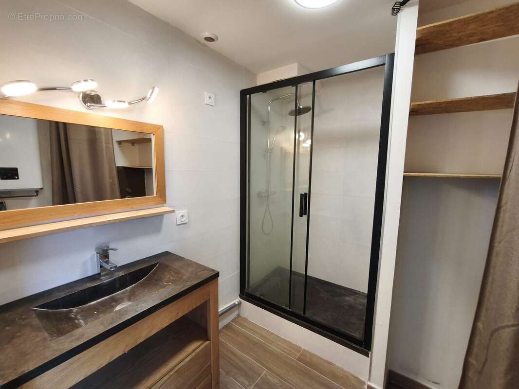 SALLE DE BAIN - Appartement à NIMES