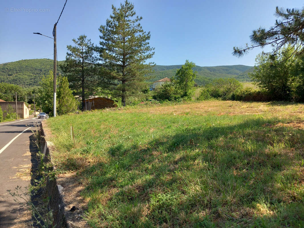Terrain à LE POUJOL-SUR-ORB