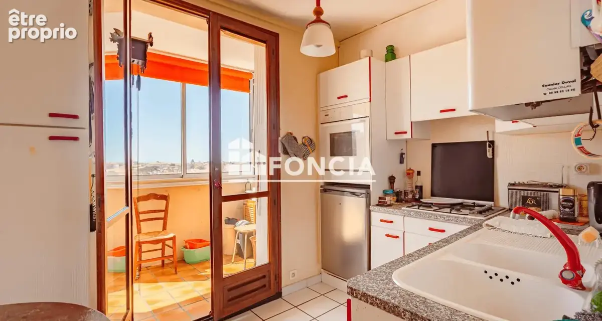 T3 de 68m2 avec véranda vue mer, cave - Biarritz - photo 3