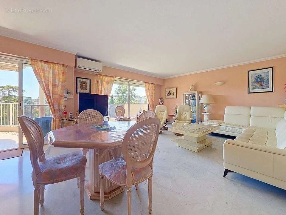 Appartement à LE CANNET