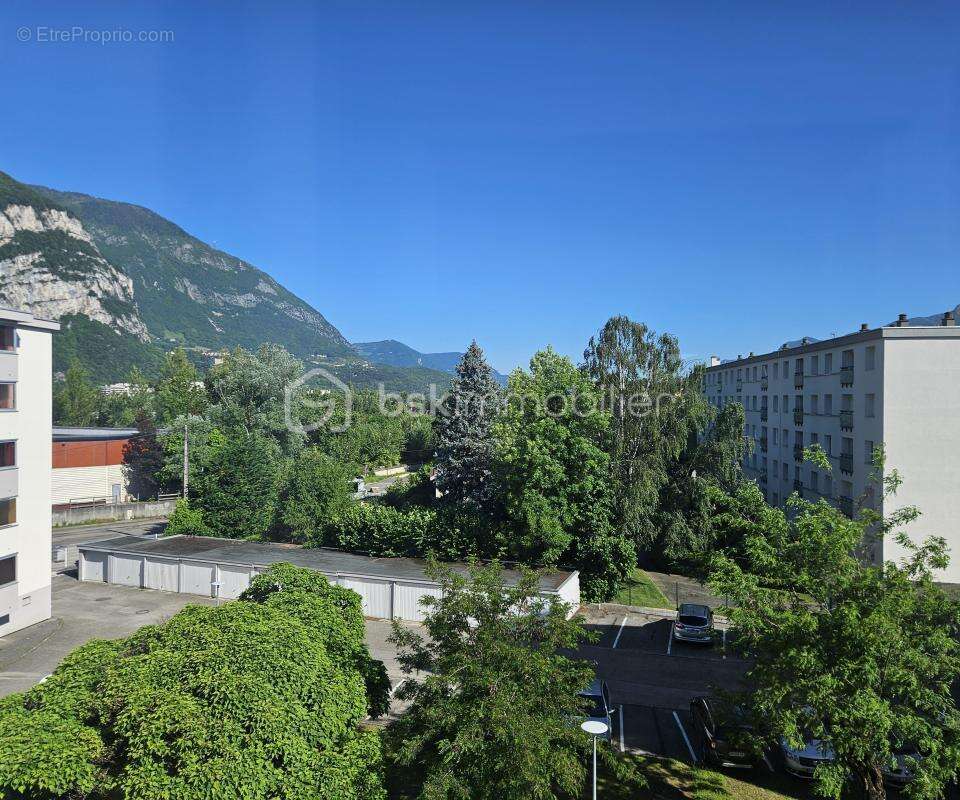 Appartement à FONTAINE