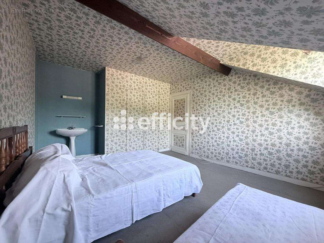 Maison 128 m² à Couze-Et-Saint-Front  - photo 14