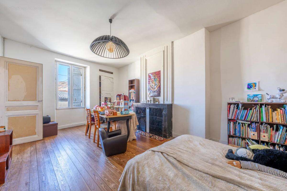 Maison à SAINT-ANDRE-DE-CUBZAC