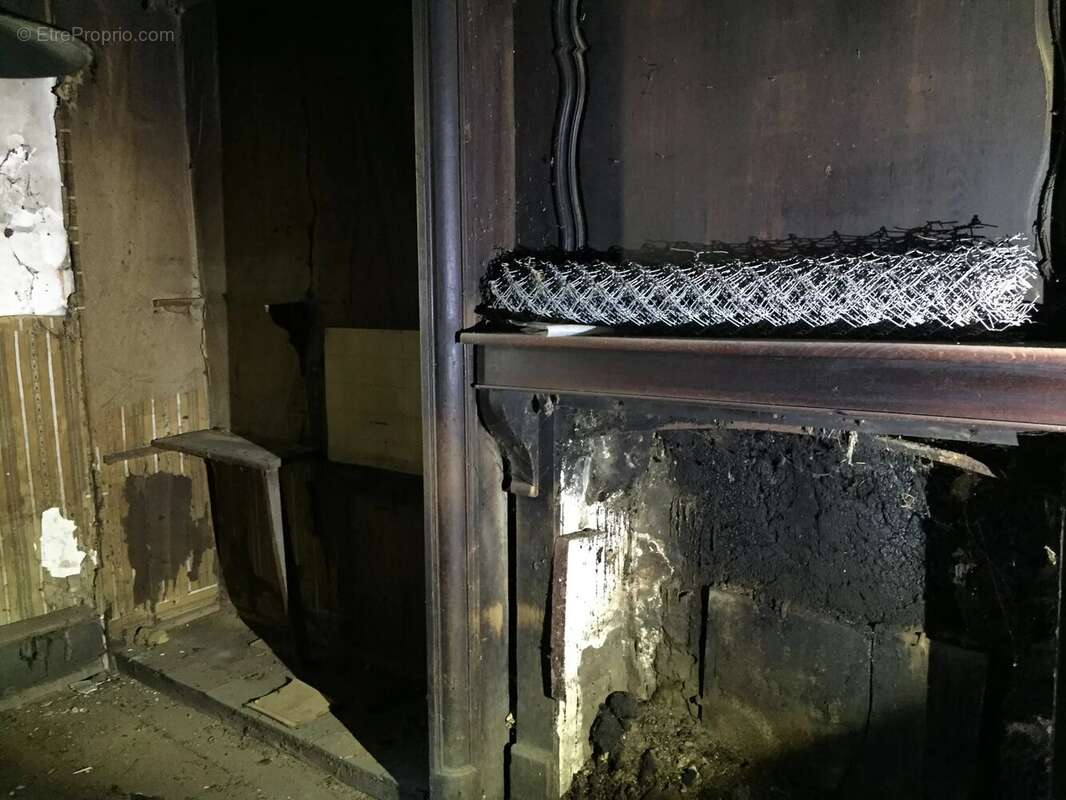 Maison à SAINT-HILAIRE-LE-CHATEAU