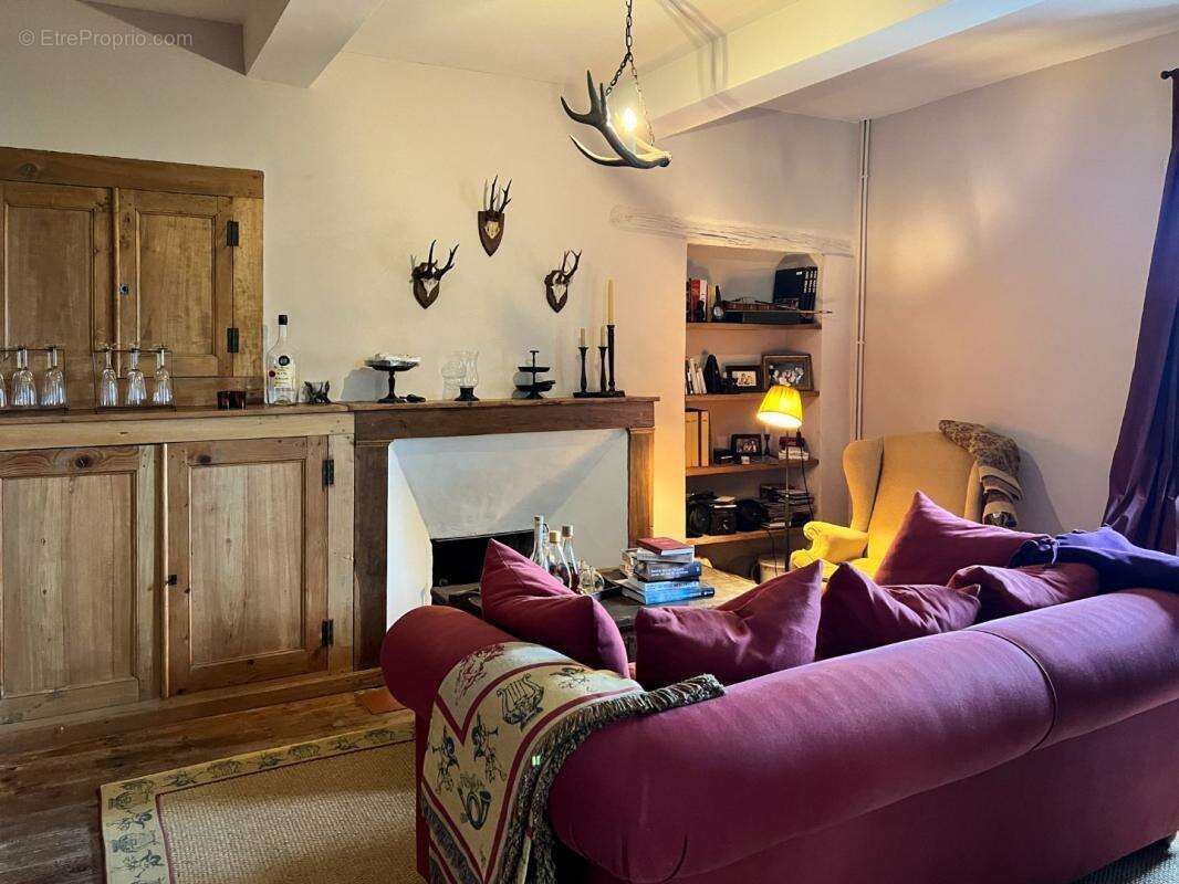 Maison à VIC-FEZENSAC