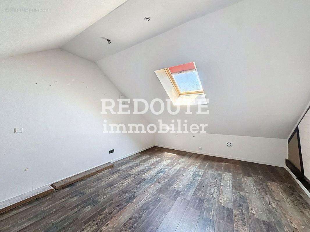 Maison à LA NEUVILLE-AUX-LARRIS