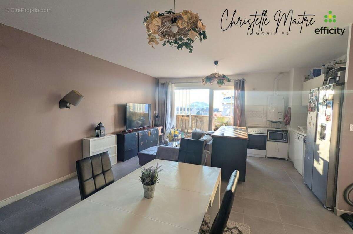 Appartement à SAINT-MARTIN-DE-CRAU
