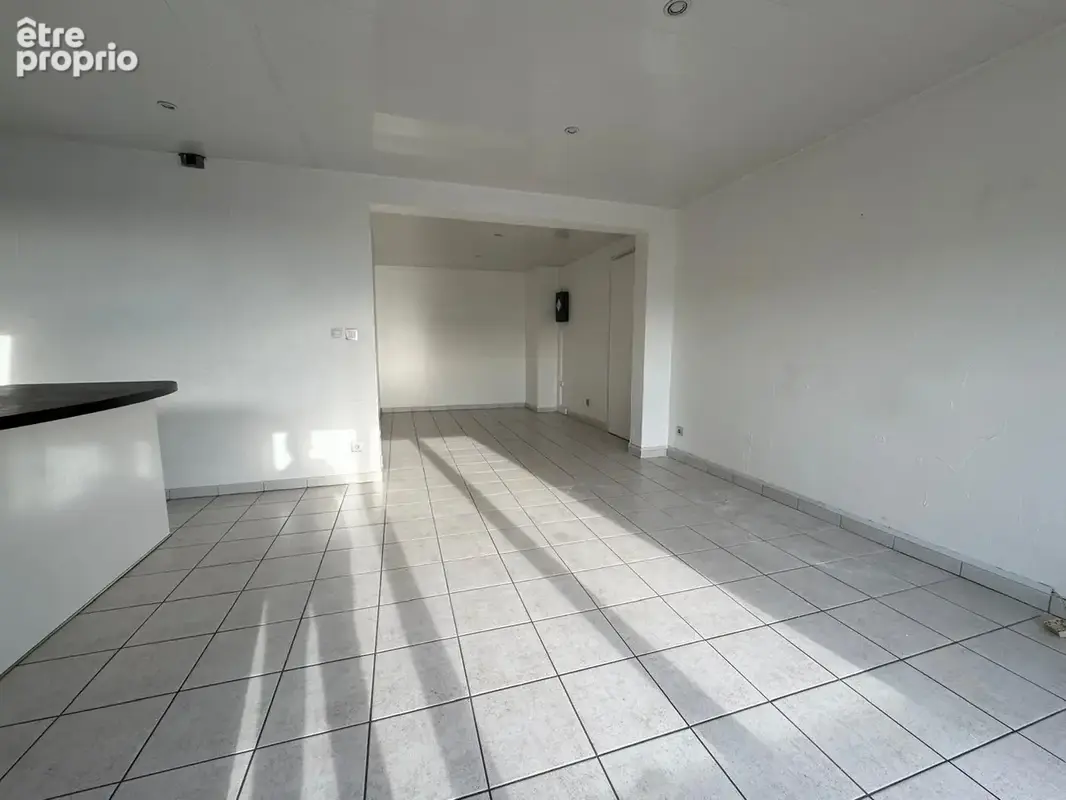 À vendre   Appartement 3 pièces de 74 m2 avec terrasse, garage et parkings - photo 6