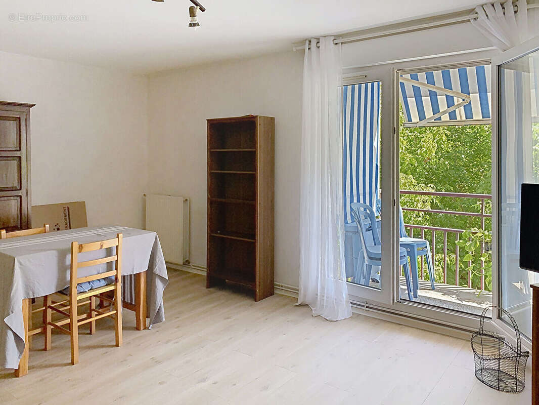 Appartement à VILLENAVE-D&#039;ORNON