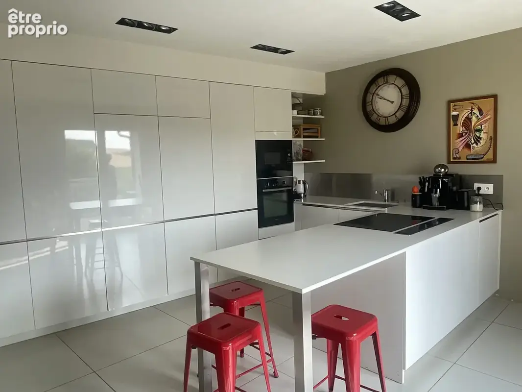 Maison 8 pièces 252 m² à vendre à Saint-Babel (63500) - photo 3