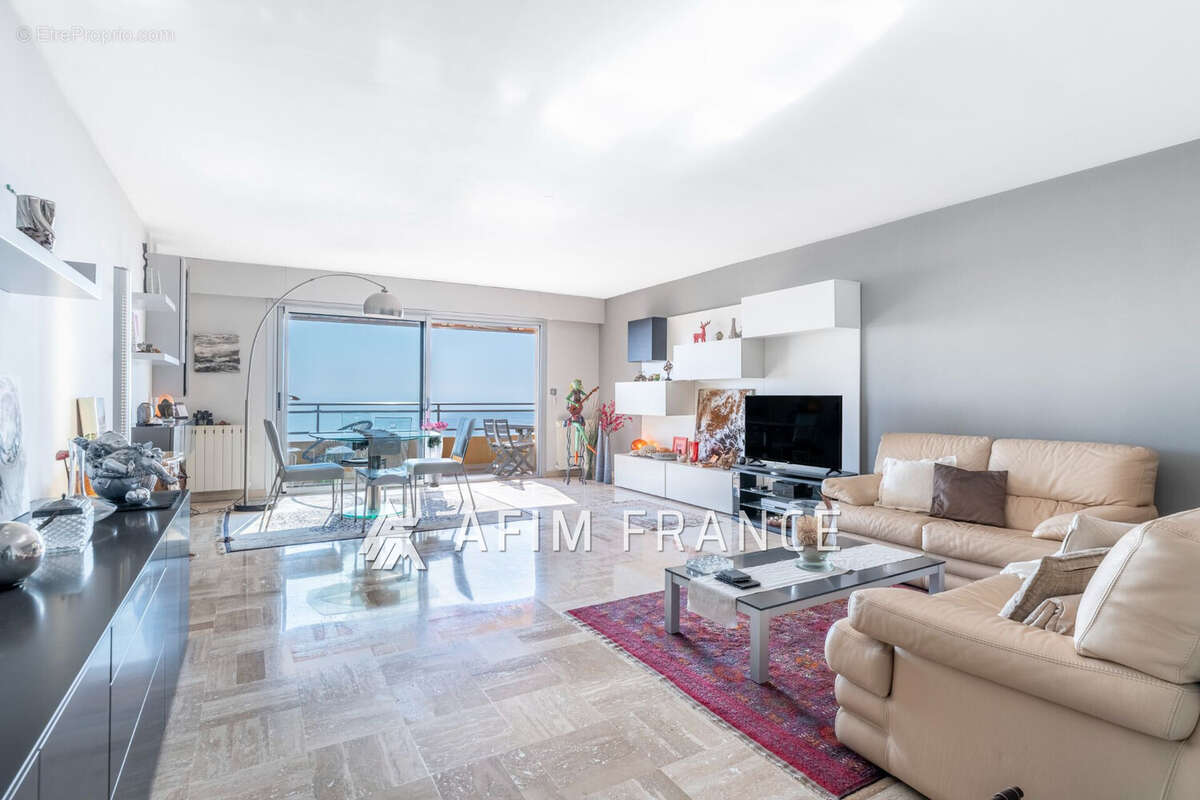 Appartement à ROQUEBRUNE-CAP-MARTIN