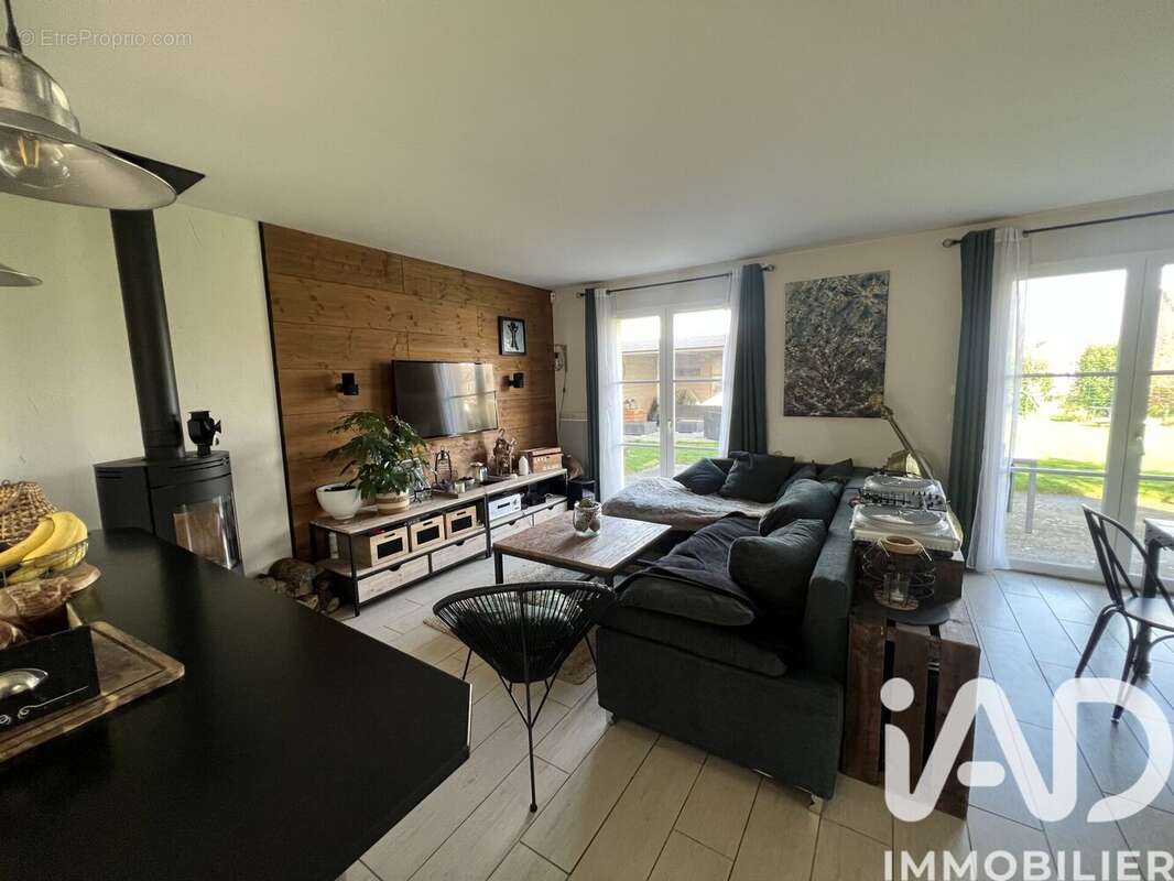 Maison 126 m² à Montereau-Sur-Le-Jard  - photo 3