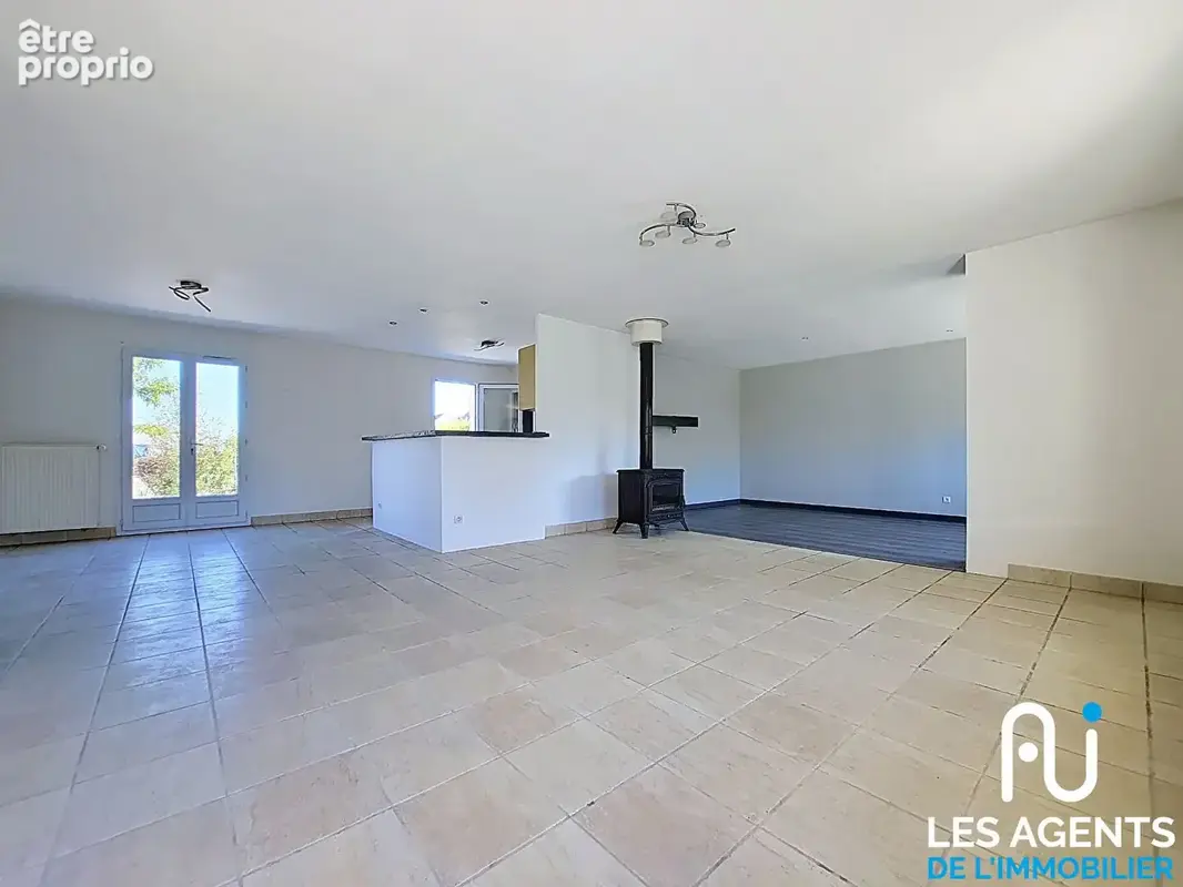 Maison  6 pièce(s) - photo 2