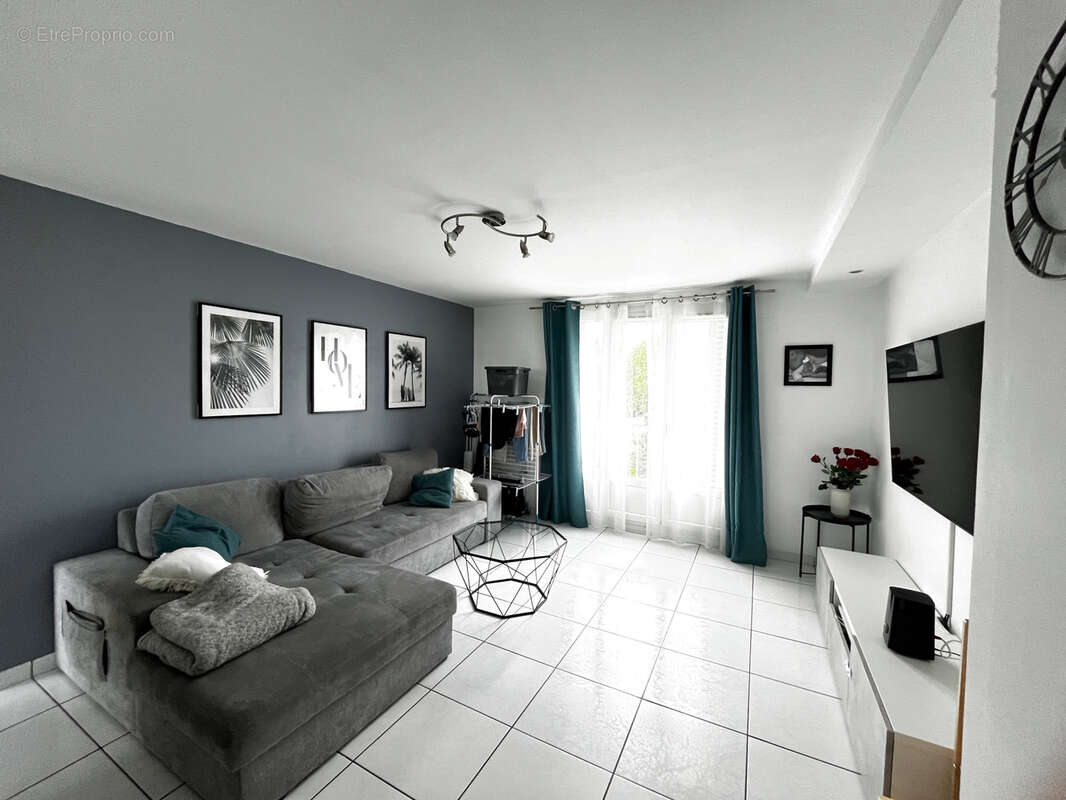 Appartement à SAINT-MARTIN-D'HERES