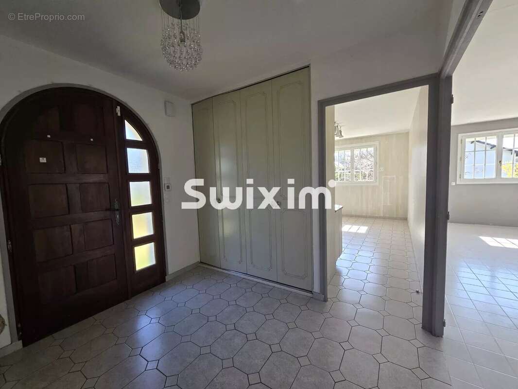 Maison à LONS-LE-SAUNIER