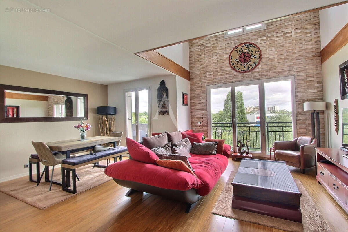 Appartement à VILLENEUVE-LA-GARENNE