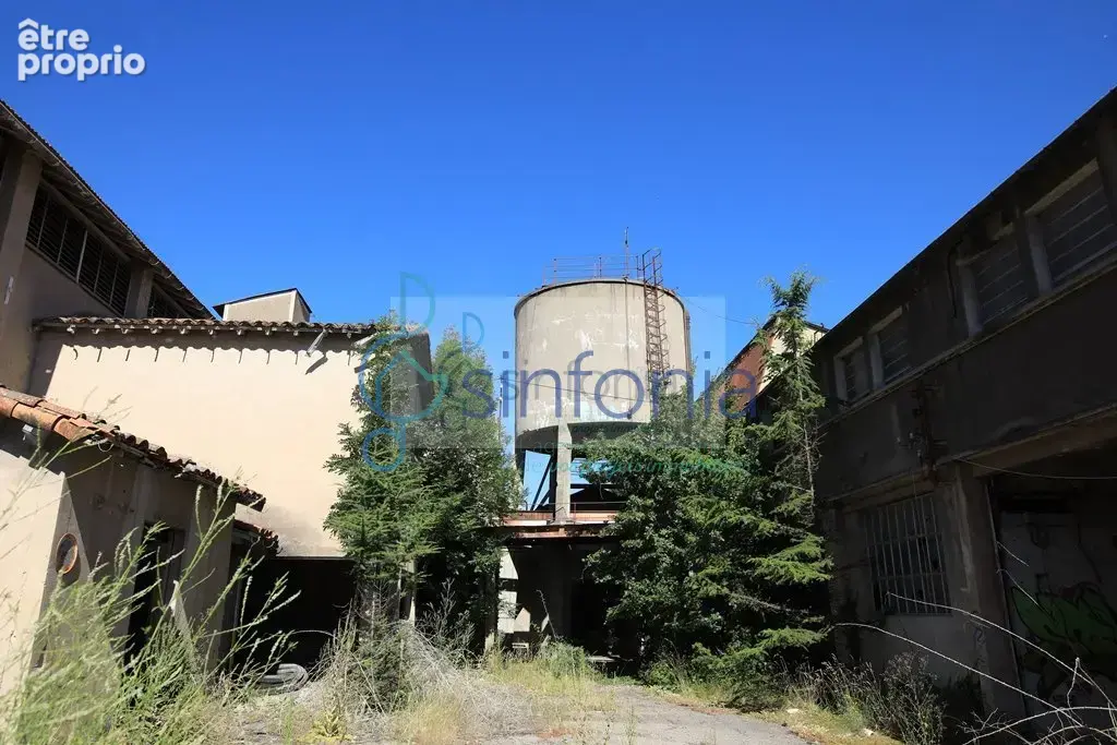 Usine 4000 m2 sur 8000m2 de terrain - photo 11