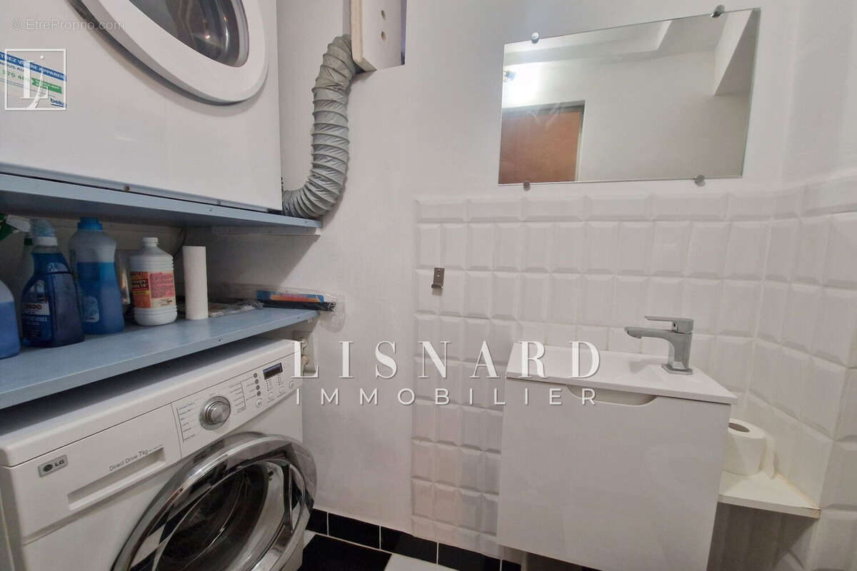 Appartement à VALLAURIS