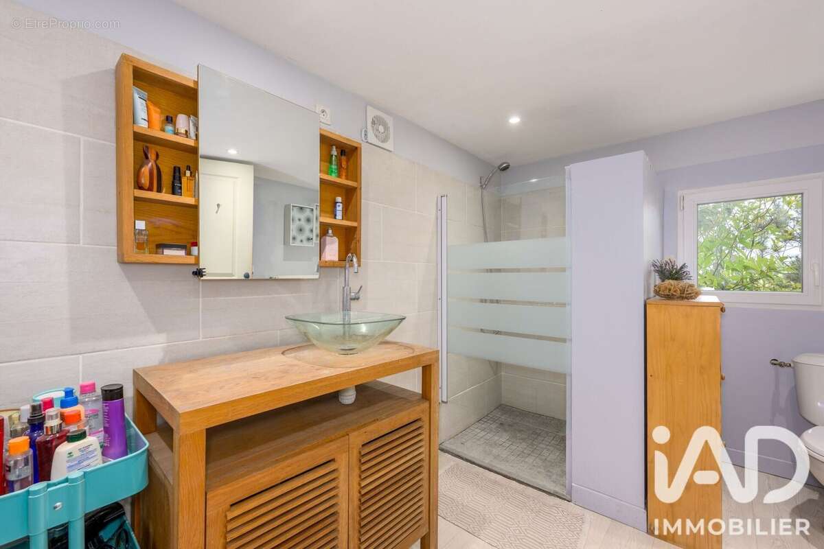 Maison 65 m² à La Ville-Du-Bois  - photo 6