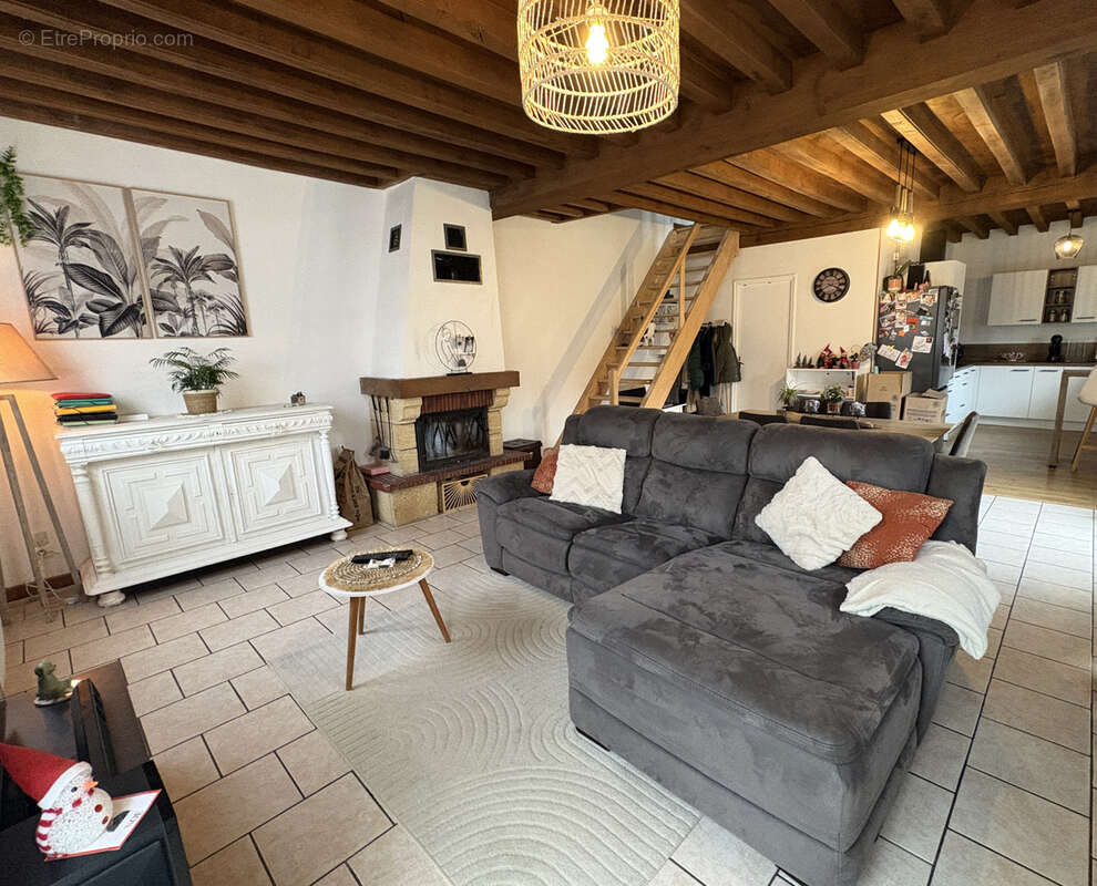 Maison à SAINT-PARRES-AUX-TERTRES