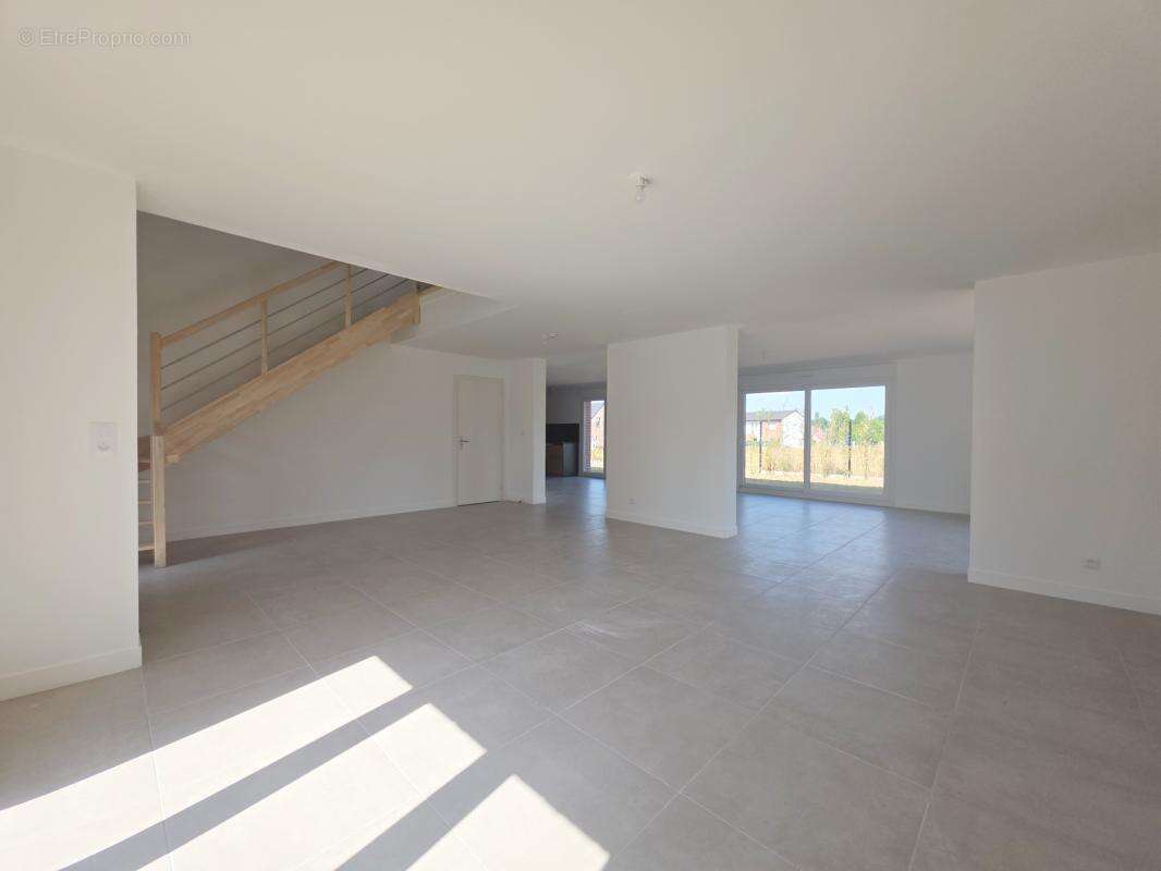 Maison 7 pièces 170 m² à vendre à Genech (59242) - photo 2