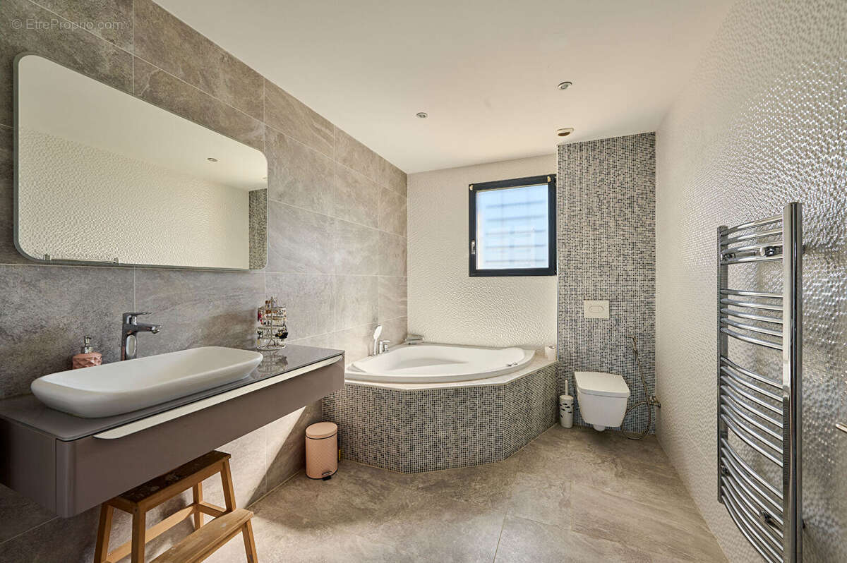 Maison à CHEVIGNY-SAINT-SAUVEUR