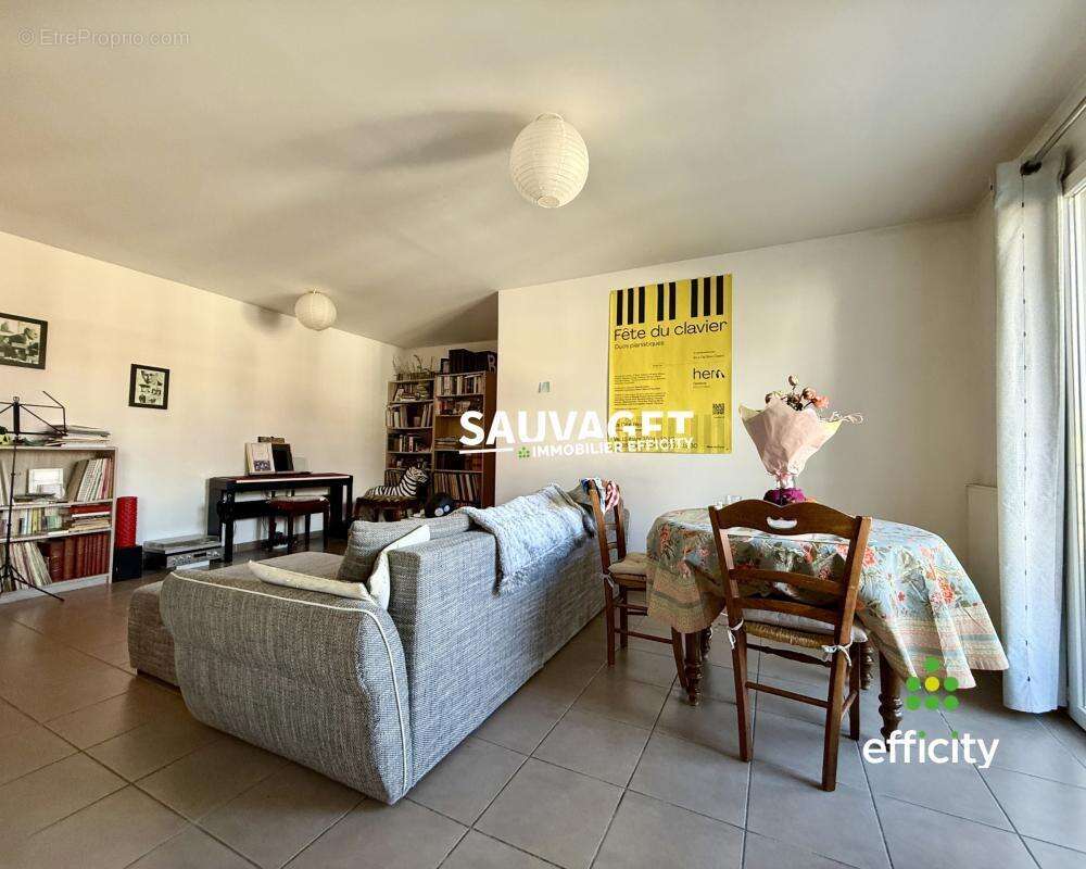Appartement à VILLE-LA-GRAND
