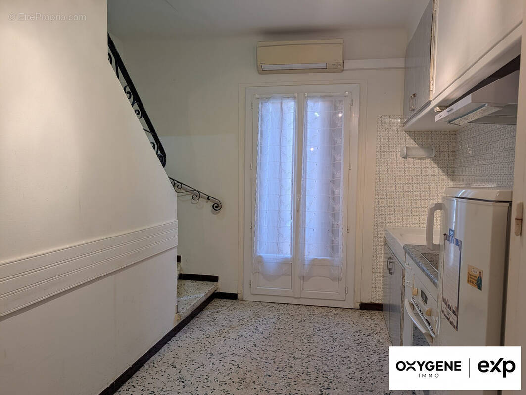 Maison à SAINT-LAURENT-DE-LA-SALANQUE