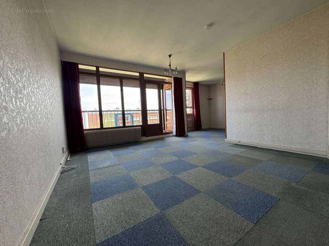 Appartement à SURVILLIERS