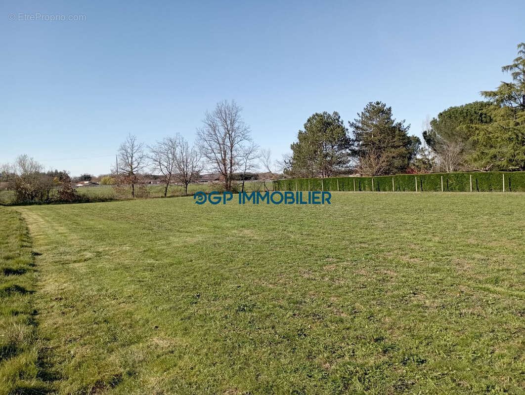 Terrain à BARRY-D&#039;ISLEMADE