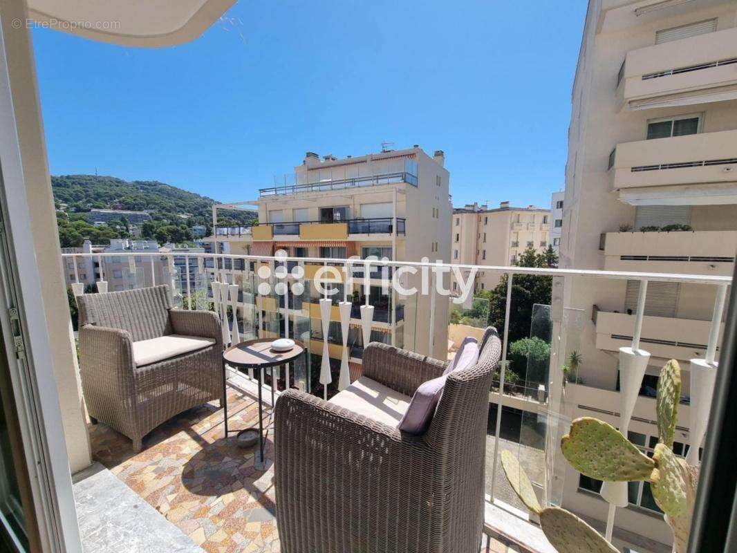 Appartement à LE CANNET