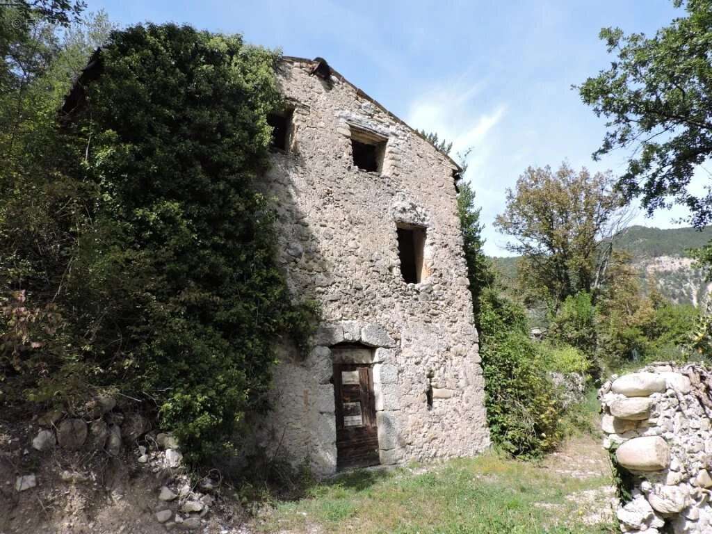 Maison à ENTREVAUX