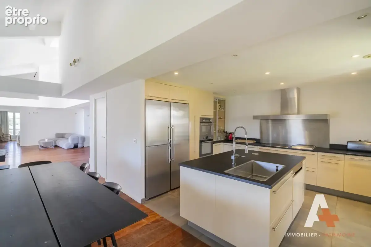 Duplex vue mer en dernier etage - t5 de 170m2 avec 2 parkings - 13007 marseille - photo 5