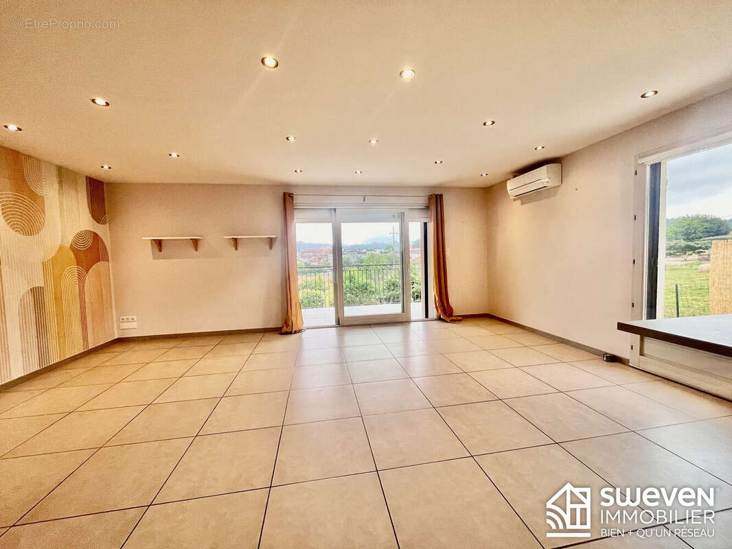 Maison 160 m² à Montjoie-En-Couserans  - photo 2