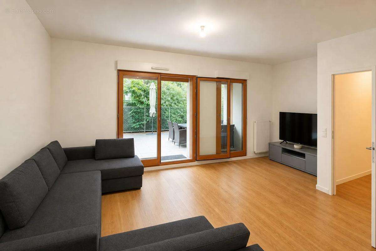 Beau T3 avec terrasse et parking - photo 4