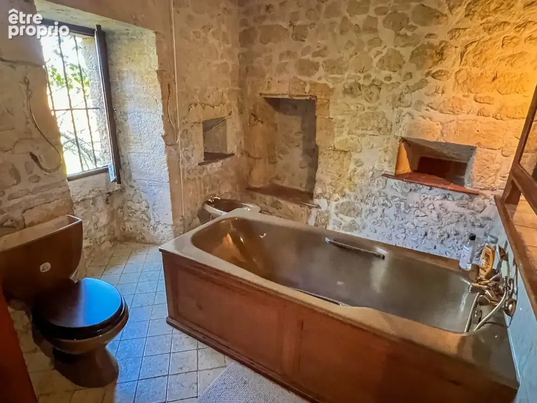 Château gascon du XV° siècle, près de Lectoure, remanié au XVI° dans le goût de la Renaissance italienne - photo 29