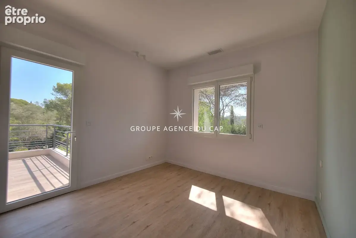 Villa 7 pieces de 190m² avec piscine au calme proche golfs et commerces - photo 10