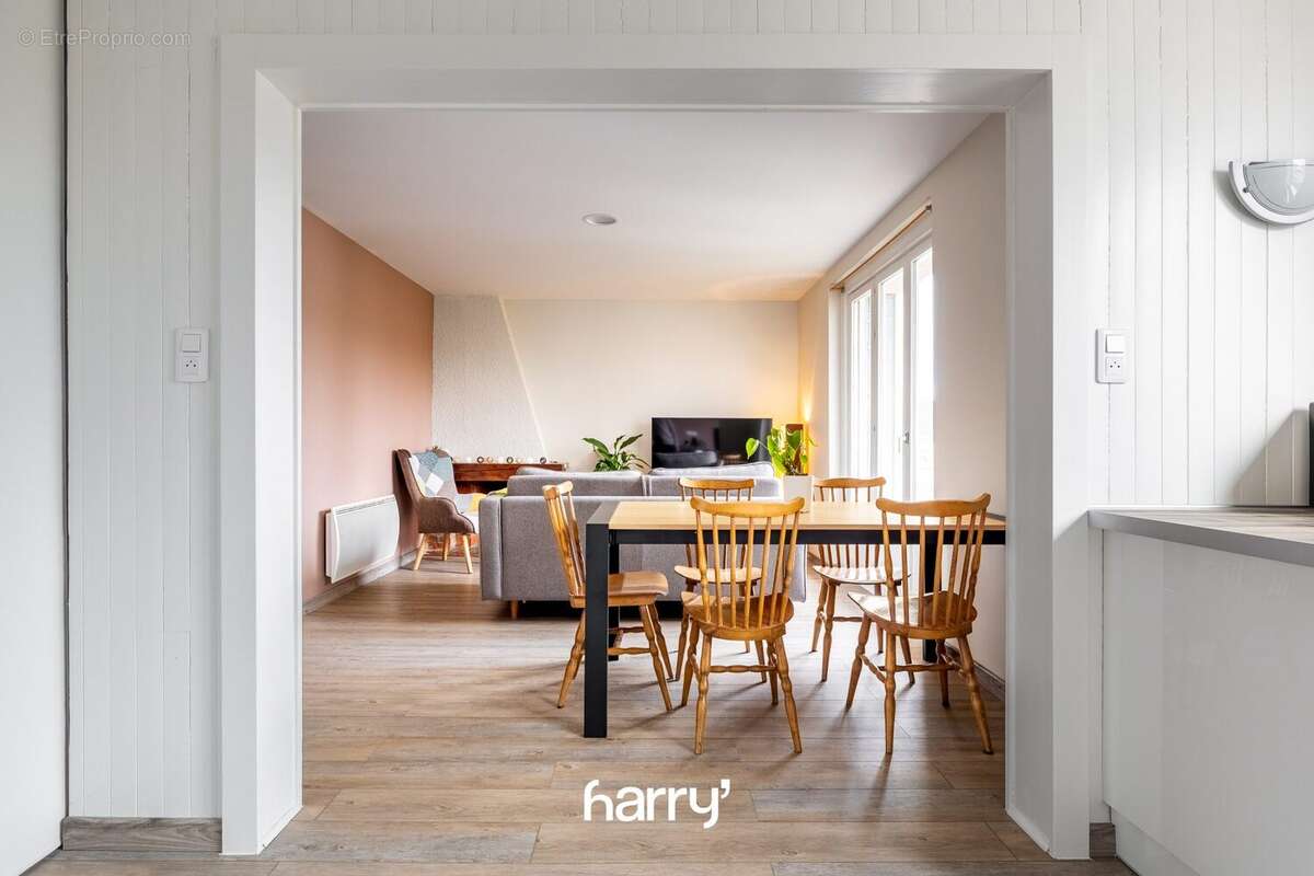 Maison à OYE-ET-PALLET