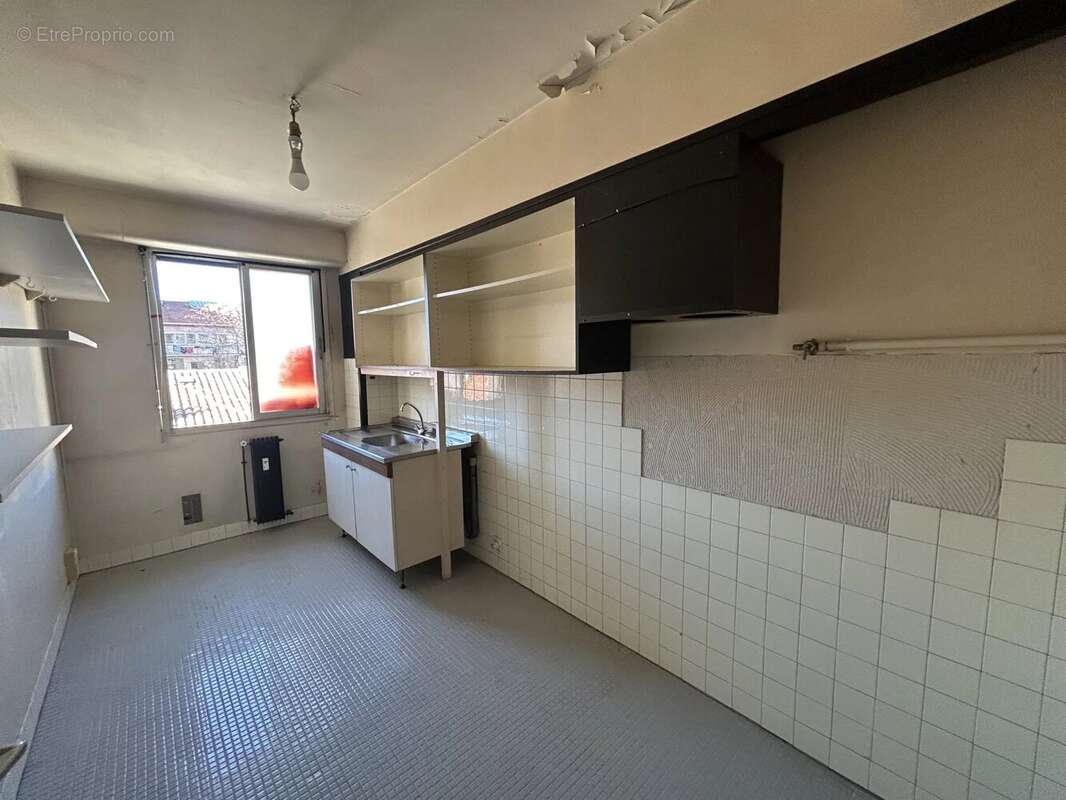 Appartement à MARSEILLE-4E