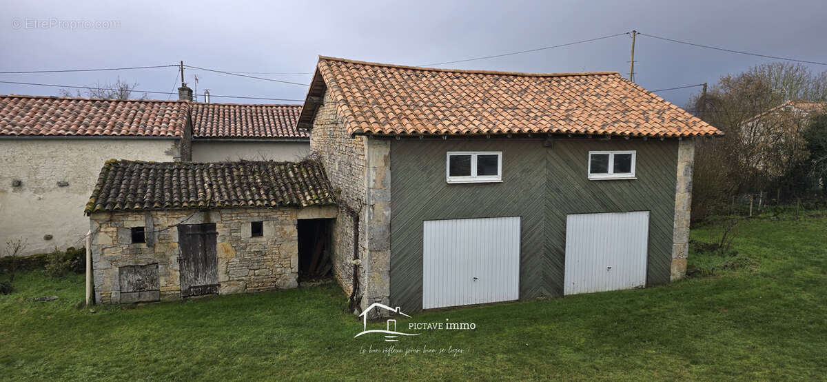 Maison de campagne avec dépendances et terrain de 1 120 m2 à Saint-Sauvant - photo 10