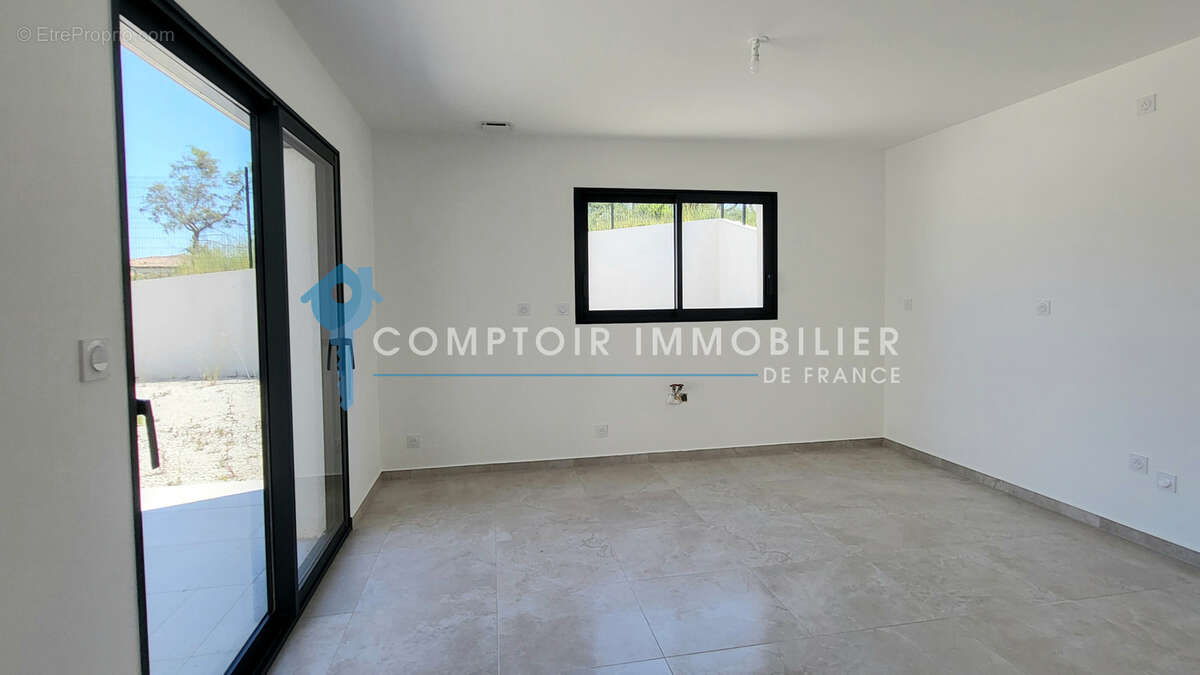 DPT GARD (30), à vendre, NIMES proche, maison neuve de plain-pied type 4, 113m2 habitables, garage, terrain - photo 9