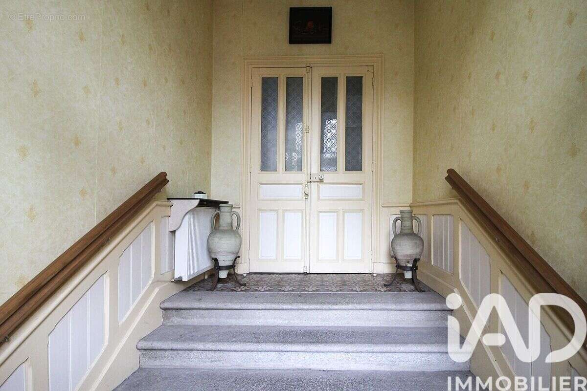 Maison 345 m² à Ambert  - photo 3