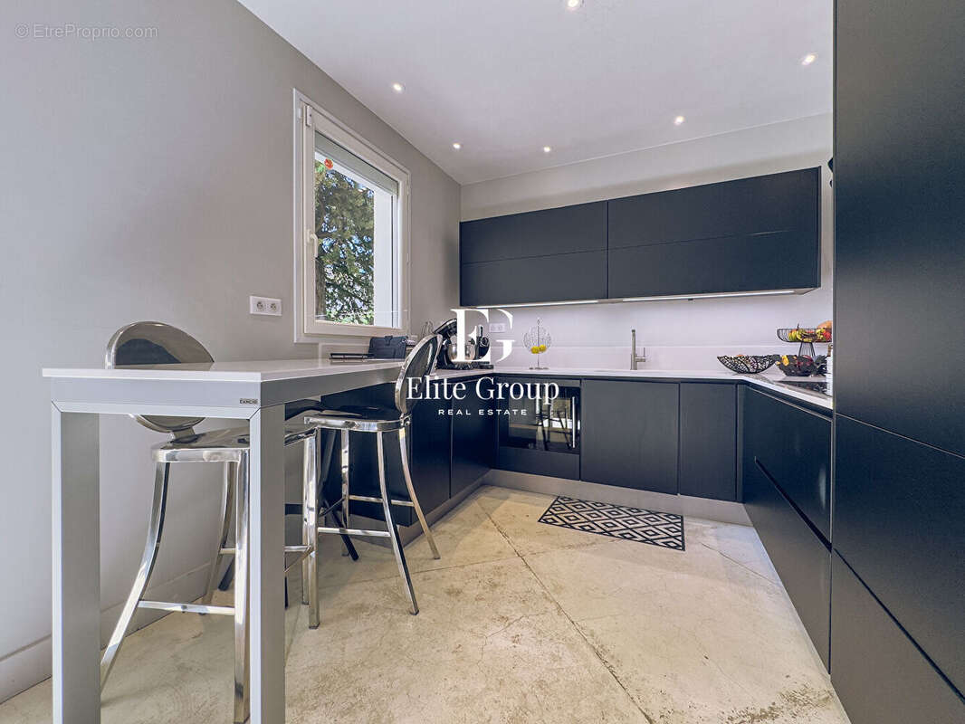 A vendre magnifique maison en bas du plateau d'angouleme - 7 pièces - 213 m2 - photo 7