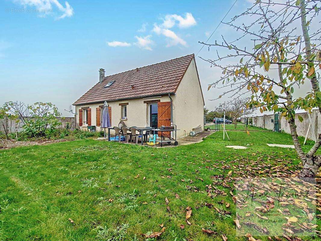 Maison à AULNAY-LA-RIVIERE