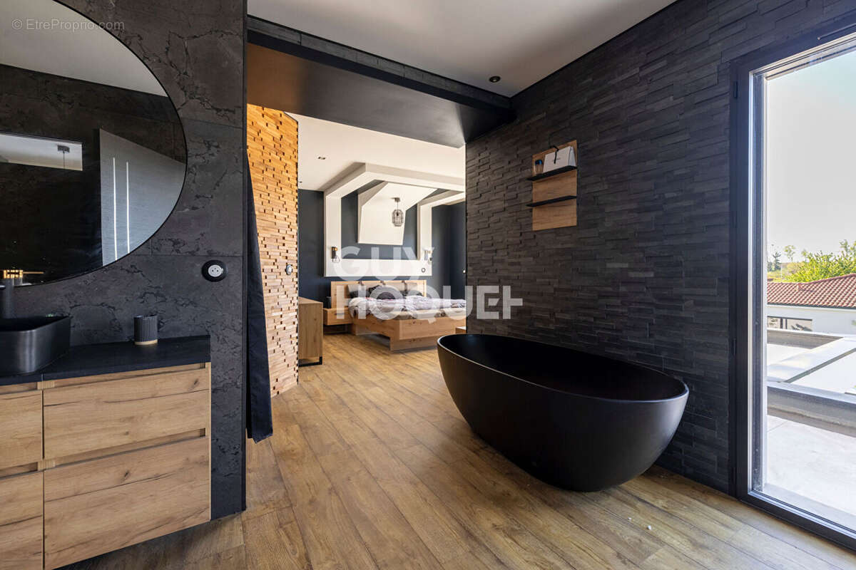 Villa de 210m² à Cellule - photo 11