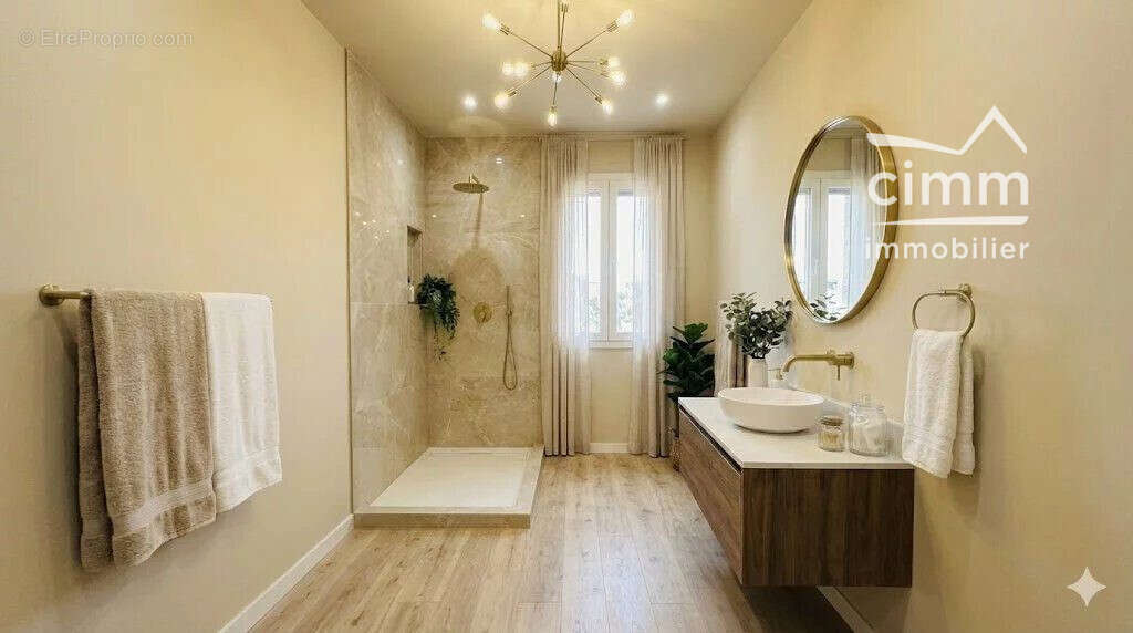 Appartement à L'ISLE-SUR-LA-SORGUE