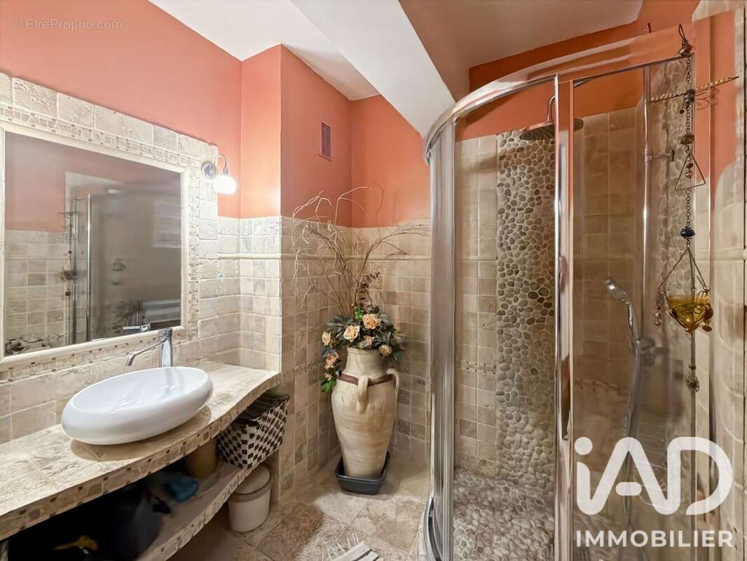 Appartement 81 m² à Borgo  - photo 9
